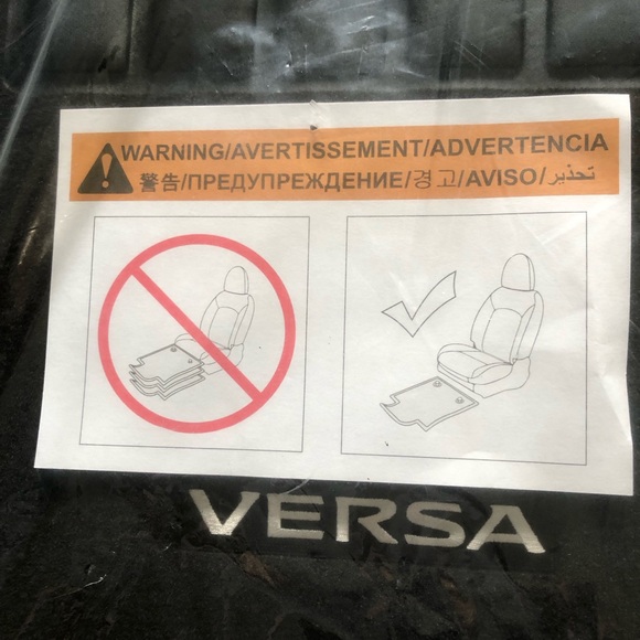 NEW 4 Pcs Genuine OEM NISSAN VERSA Black Carpet Floor Mats 3N3E2-5EE0C 2020-2024 - Picture 4 of 6